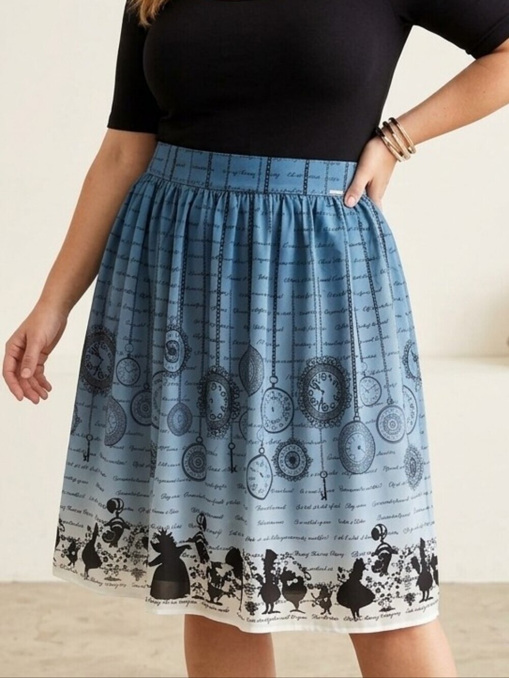 194 Her Universe Disney Alice In Wonderland Clock Silhouette Border Skirt